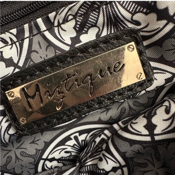 Woven studded shoulder bag - Picture 15 of 16